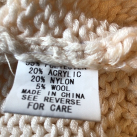 On The Road Split back Bow sweater size S/M - Picture 8 of 10